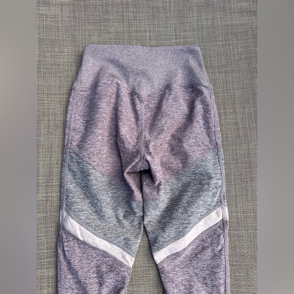 ALO YOGA Sheila Alosoft high waist colorblock leggings Smoky Quartz Gray XS - Picture 7 of 14